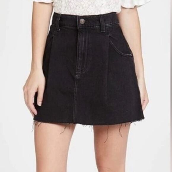 We The Free Cosmico Flirt Jean Mini Skirt Womens Size 30 Pleated Denim Raw Hem - Picture 1 of 12